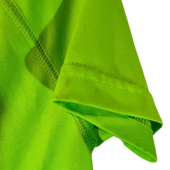 Nike Girls Lime Green Heatgear Short Sleeve T Shirt Size 5 Gray Front Logo Gym - Picture 6 of 7